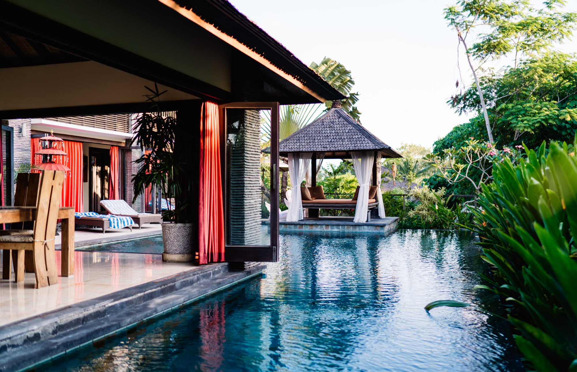 Luxury Villas vs. High-End Condos in Thailand: Which Investment Offers Higher ROI?